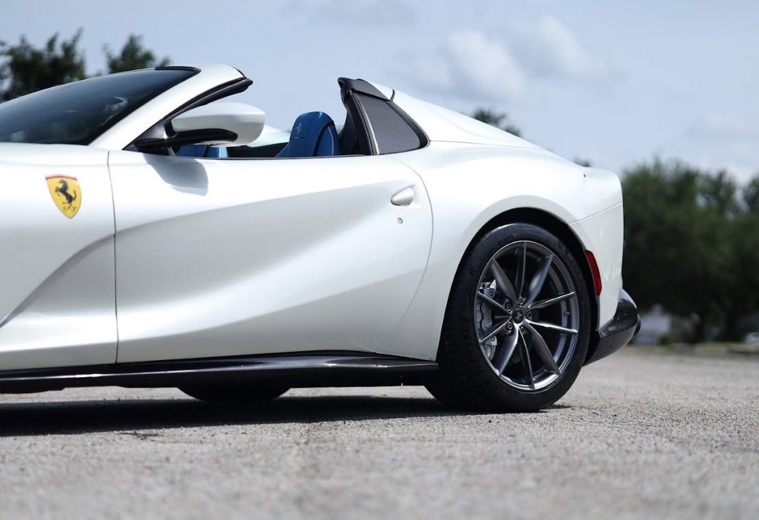 Used 2023 Ferrari 812 GTS RWD image 3
