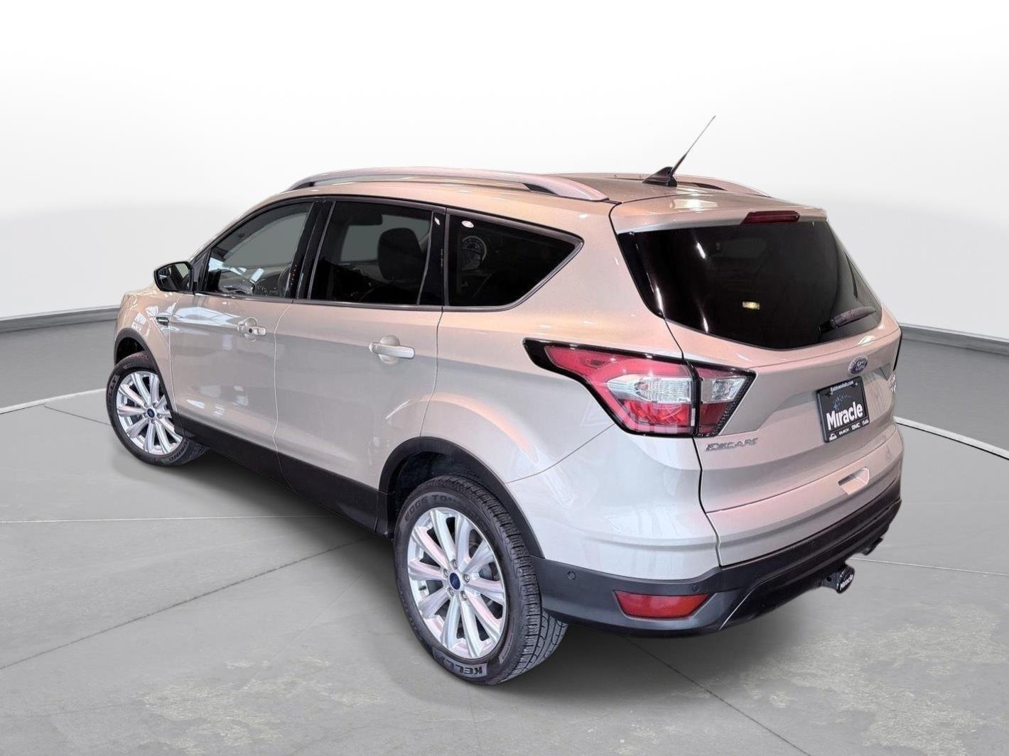 Used 2018 Ford Escape Titanium AWD/4WD image 5