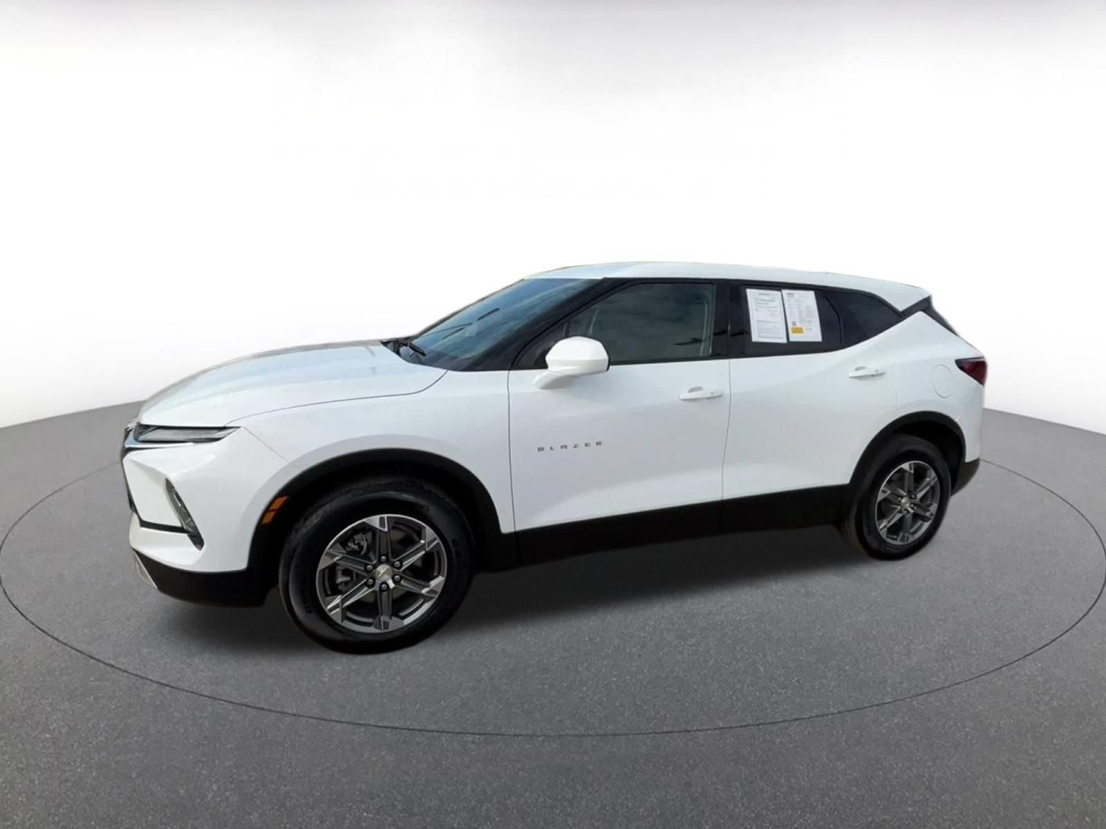 Used 2026 Chevrolet Blazer LT FWD image 7