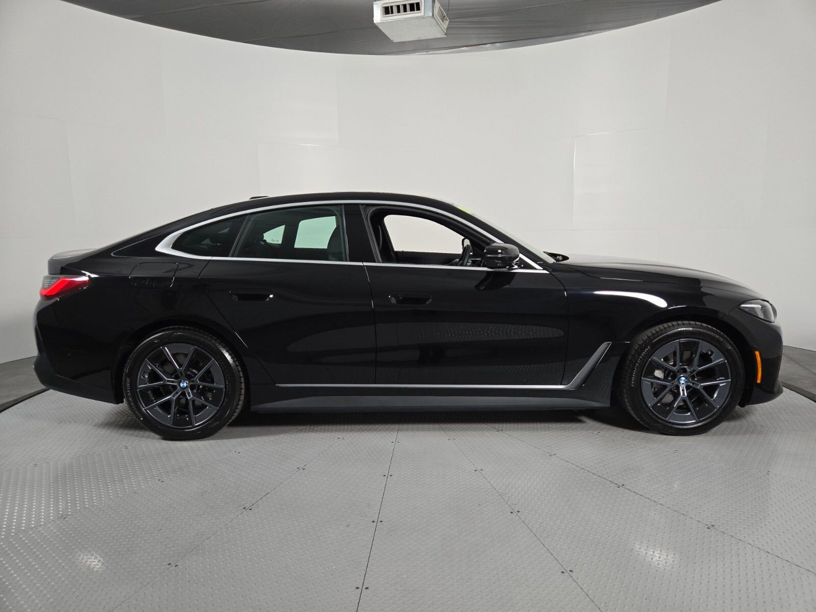 Used 2025 BMW i4 eDrive40 w/ Parking Assistance Package RWD image 3