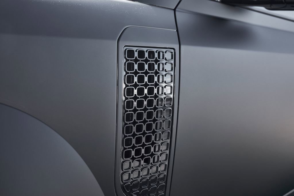 Used 2026 Land Rover Defender 110 OCTA AWD/4WD image 8