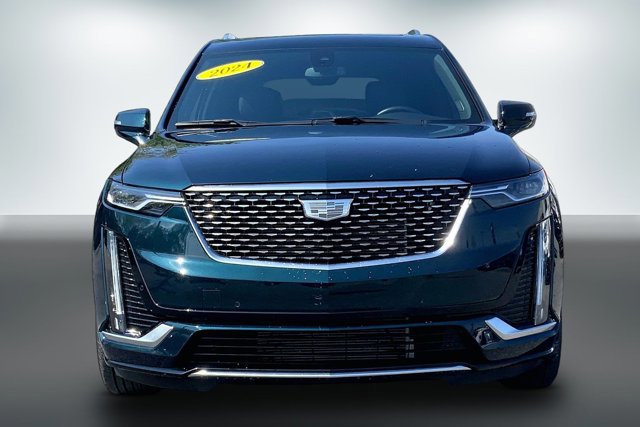 Used 2024 Cadillac XT6 Premium Luxury AWD/4WD image 2