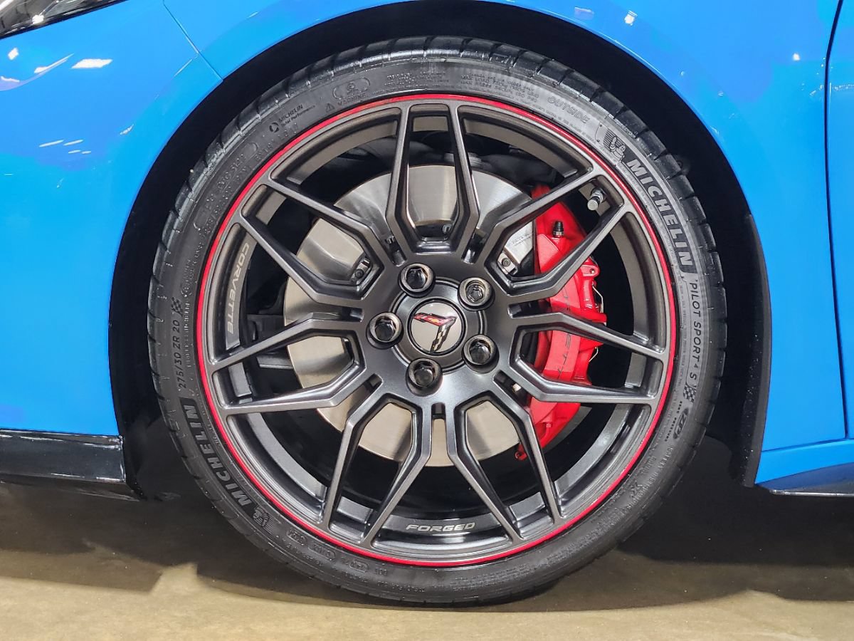 Used 2024 Chevrolet Corvette Z06 w/ Stealth Interior Trim Package RWD image 15