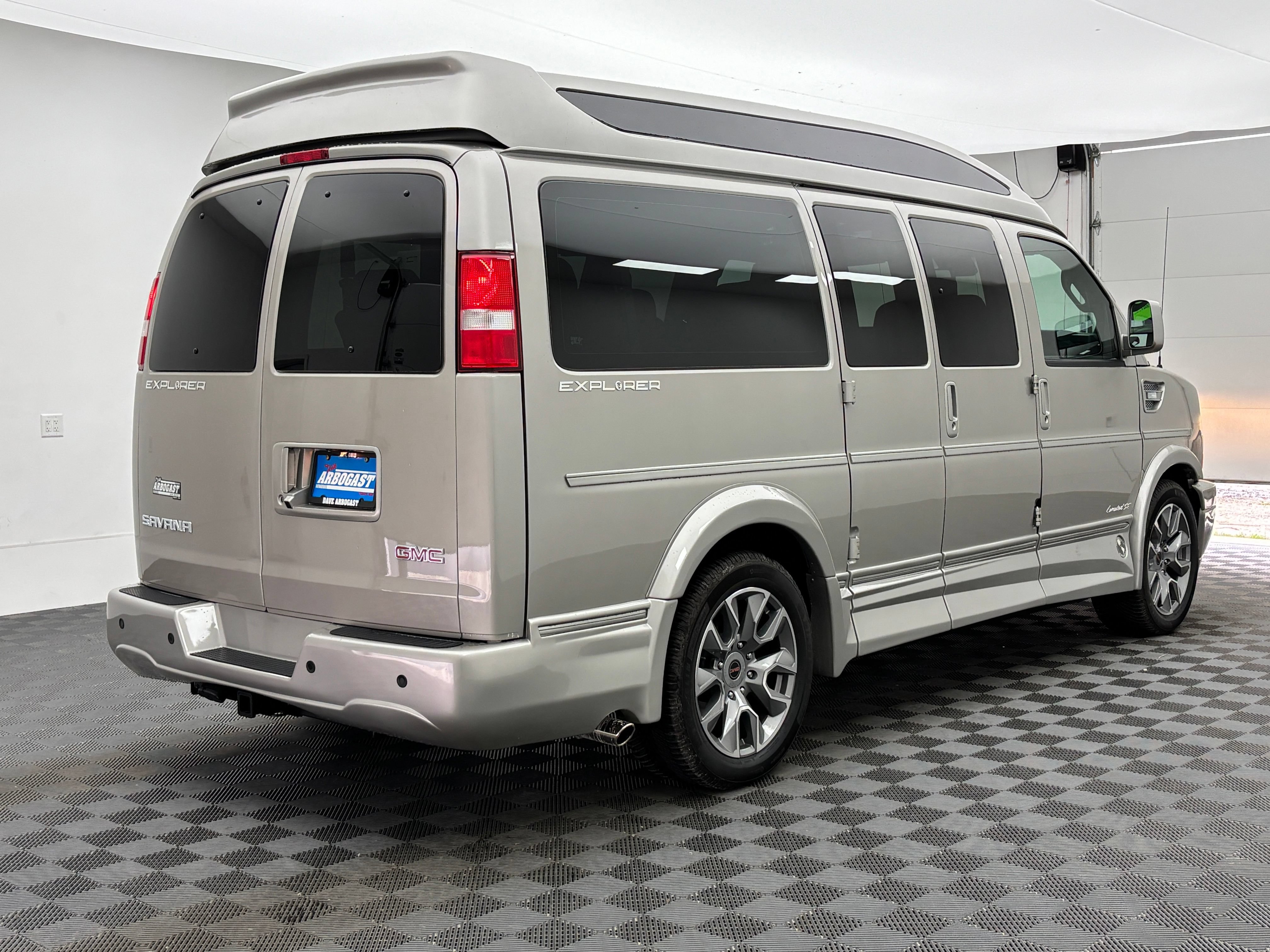 New 2026 GMC Savana 2500 w/ Driver Convenience Package RWD image 8