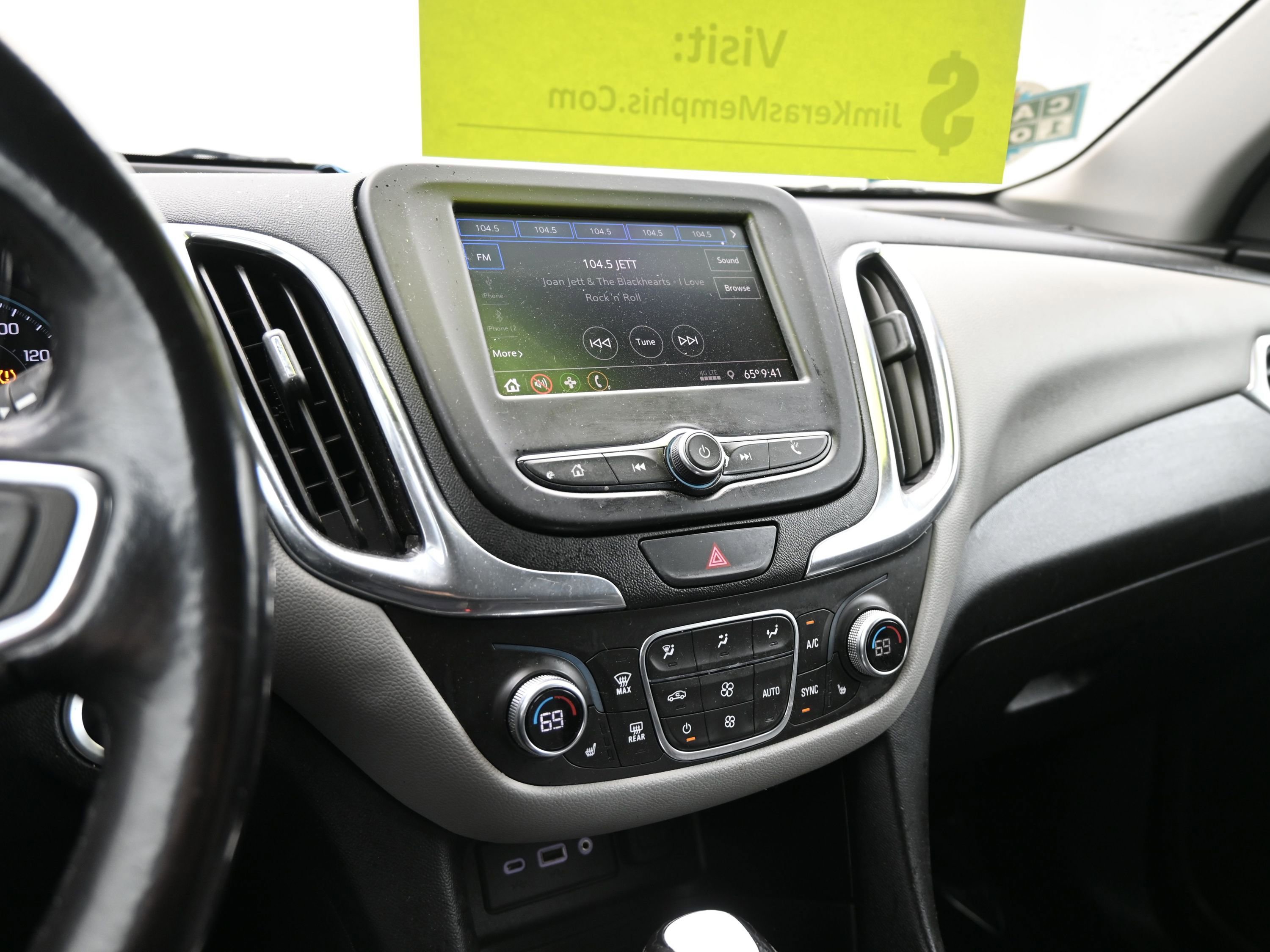 Used 2020 Chevrolet Equinox LT image 15