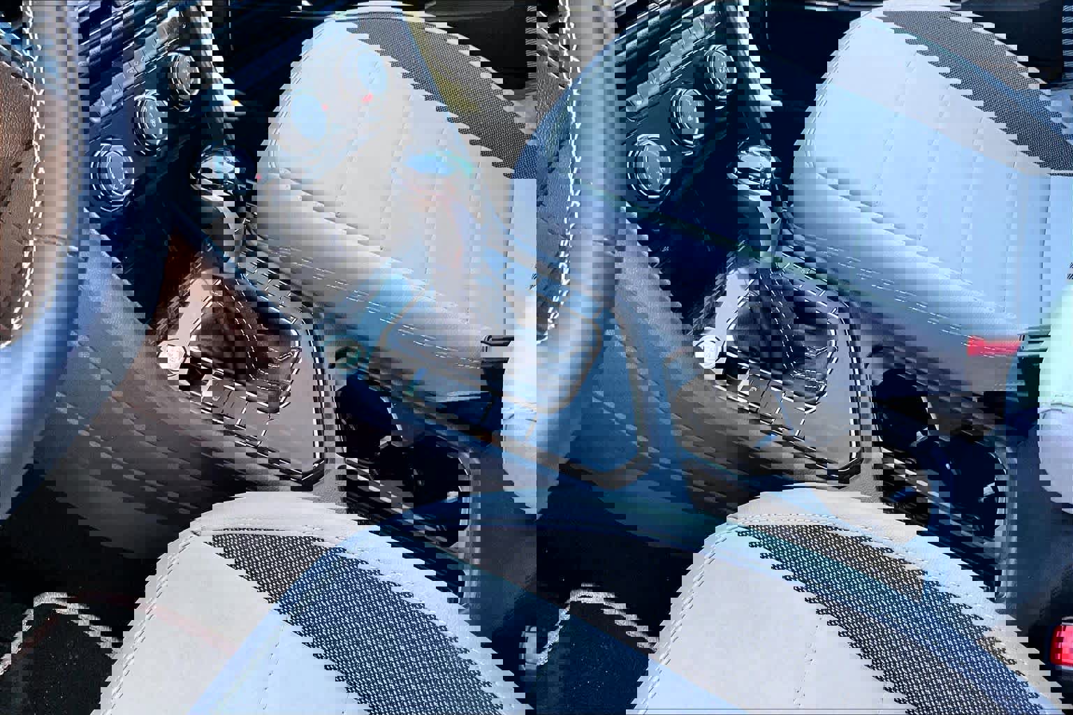 Used 2023 Volkswagen Taos SE image 17