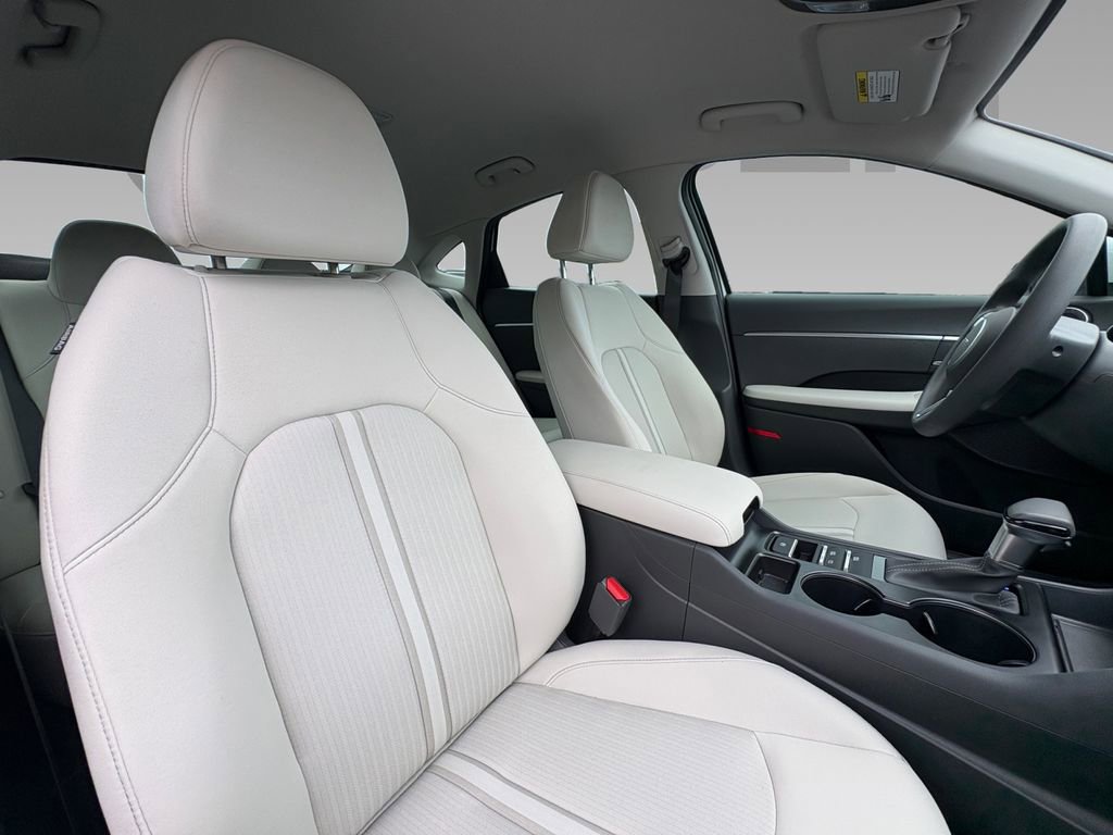 New 2025 Hyundai Sonata SE FWD image 8