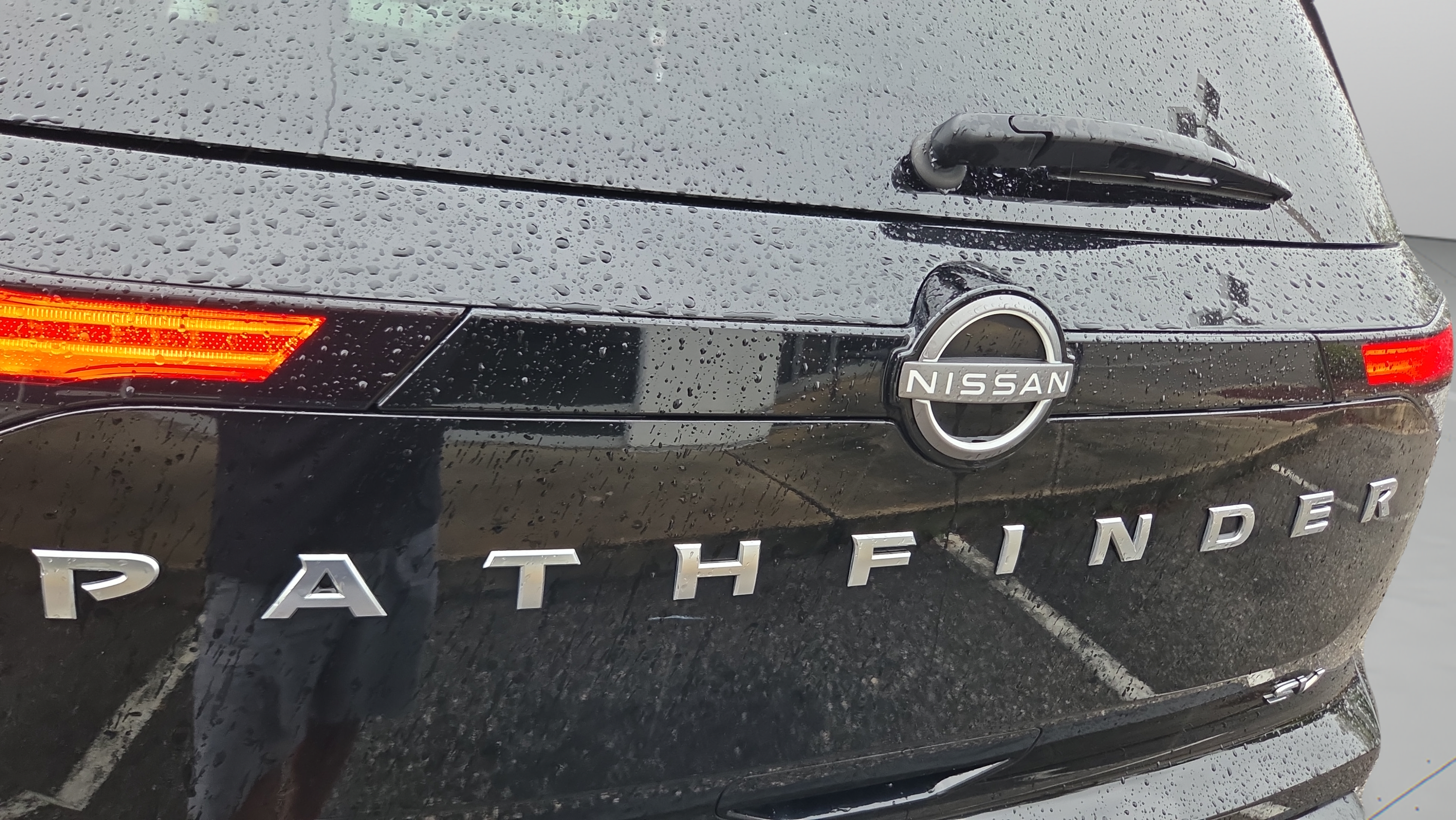 Used 2024 Nissan Pathfinder SV FWD image 15