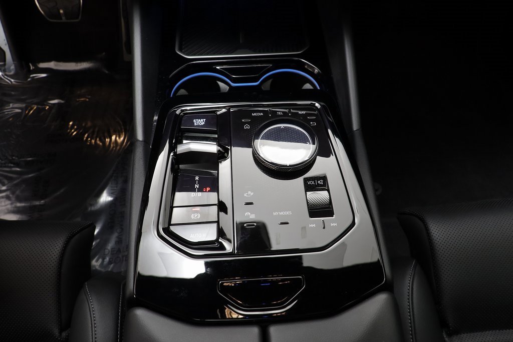 Certified 2025 BMW i5 M60 w/ Premium Package image 13