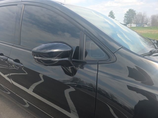 Used 2023 Chrysler Pacifica Limited w/ Uconnect Theater Family Group image 5