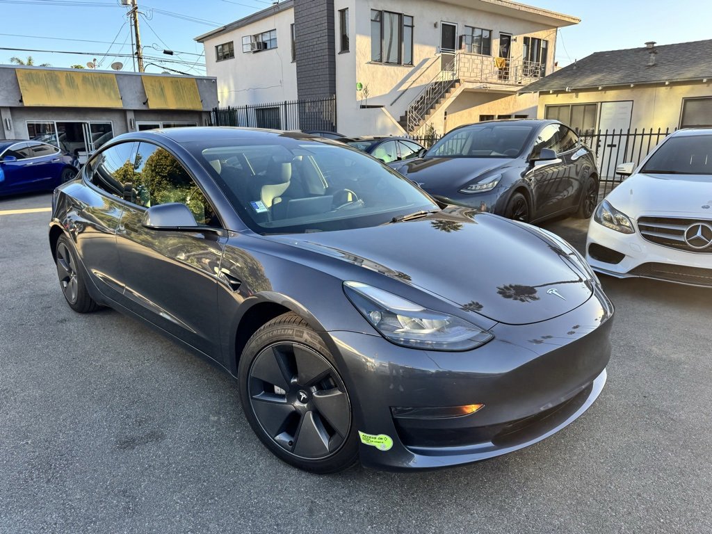 Used 2023 Tesla Model 3 Standard Range image 3