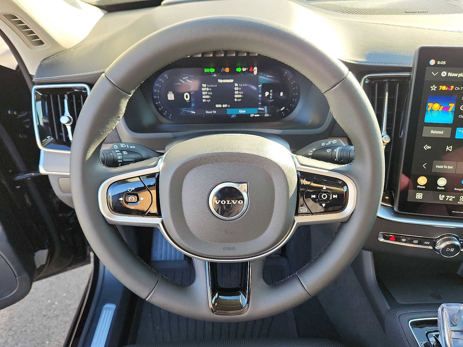 Used 2026 Volvo XC90 B6 Ultra w/ Protection Package image 18