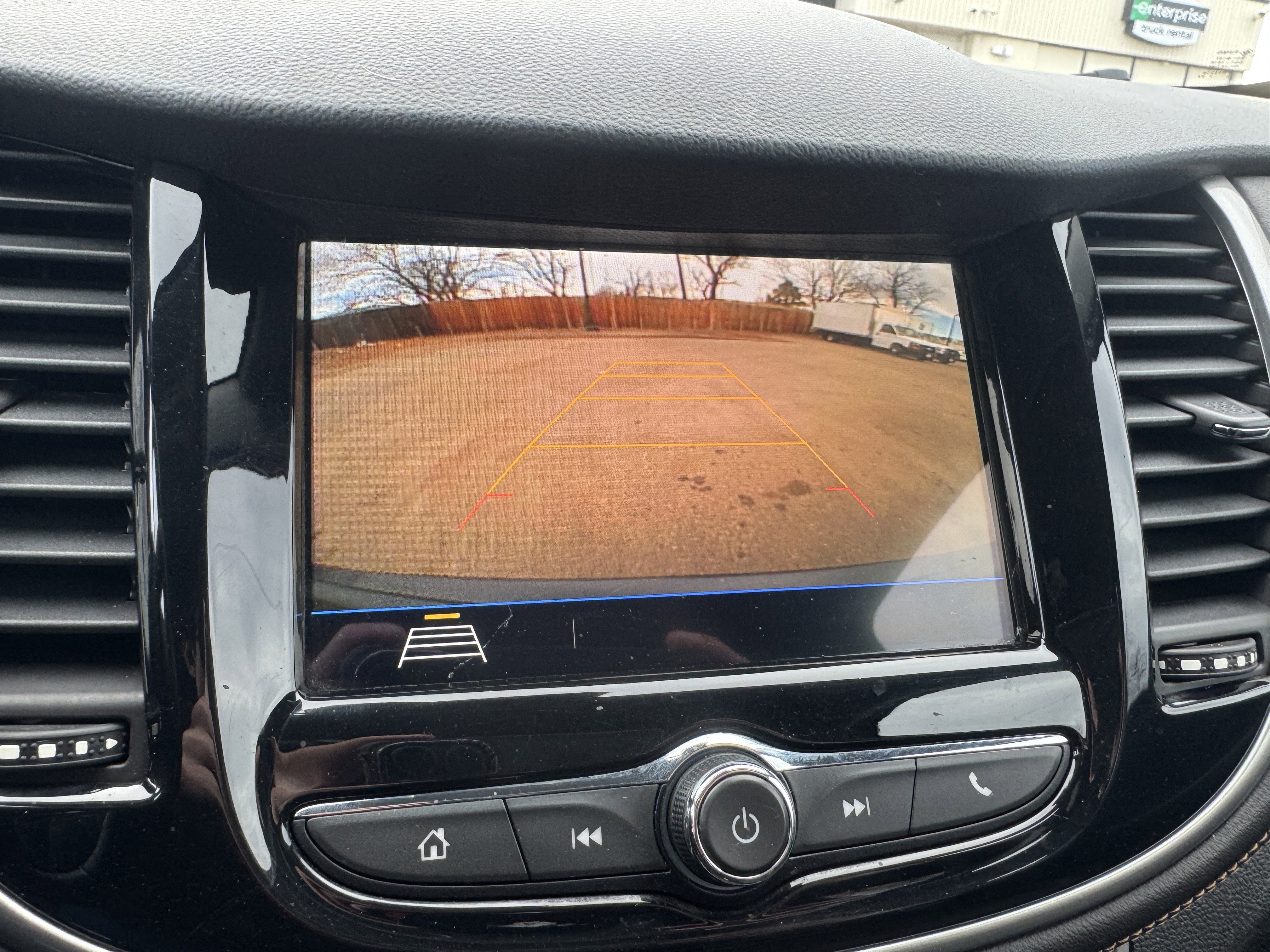 Used 2018 Chevrolet Trax LT w/ LT Convenience Package image 25