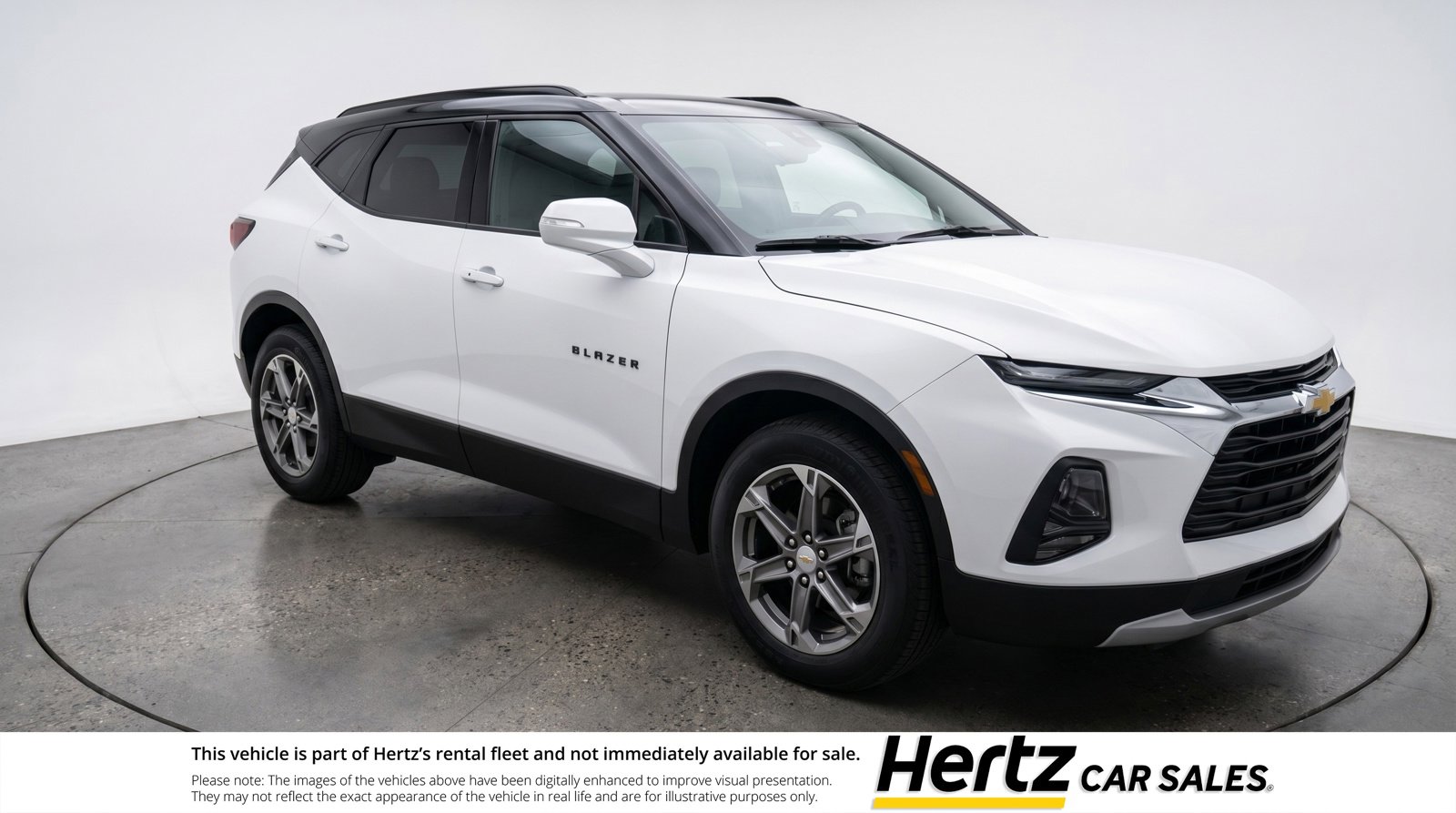 Used 2025 Chevrolet Blazer LT FWD image 1