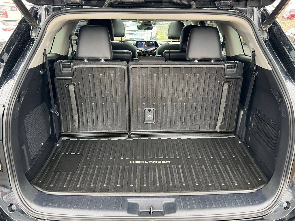 Used 2020 Toyota Highlander Platinum image 23