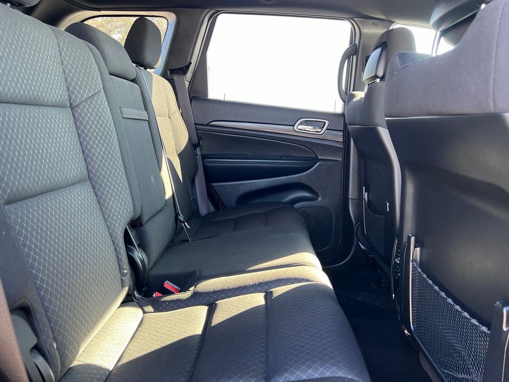 Used 2021 Jeep Grand Cherokee Laredo RWD image 21