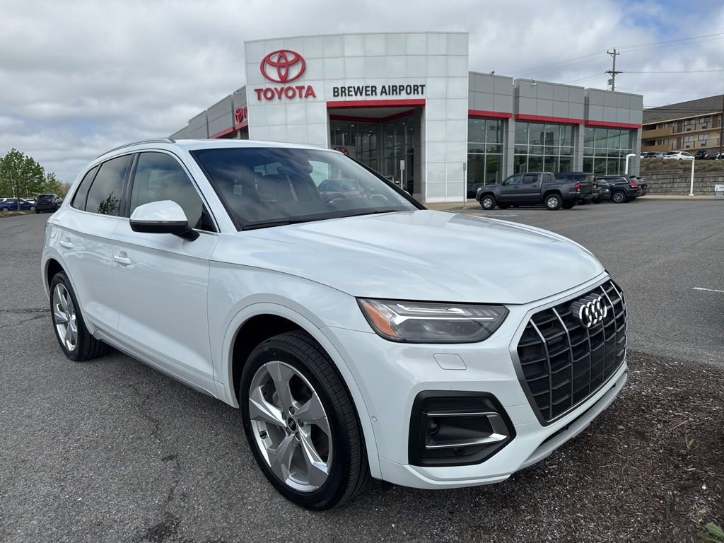 Used 2021 Audi Q5 Prestige w/ Prestige Package AWD/4WD image 2