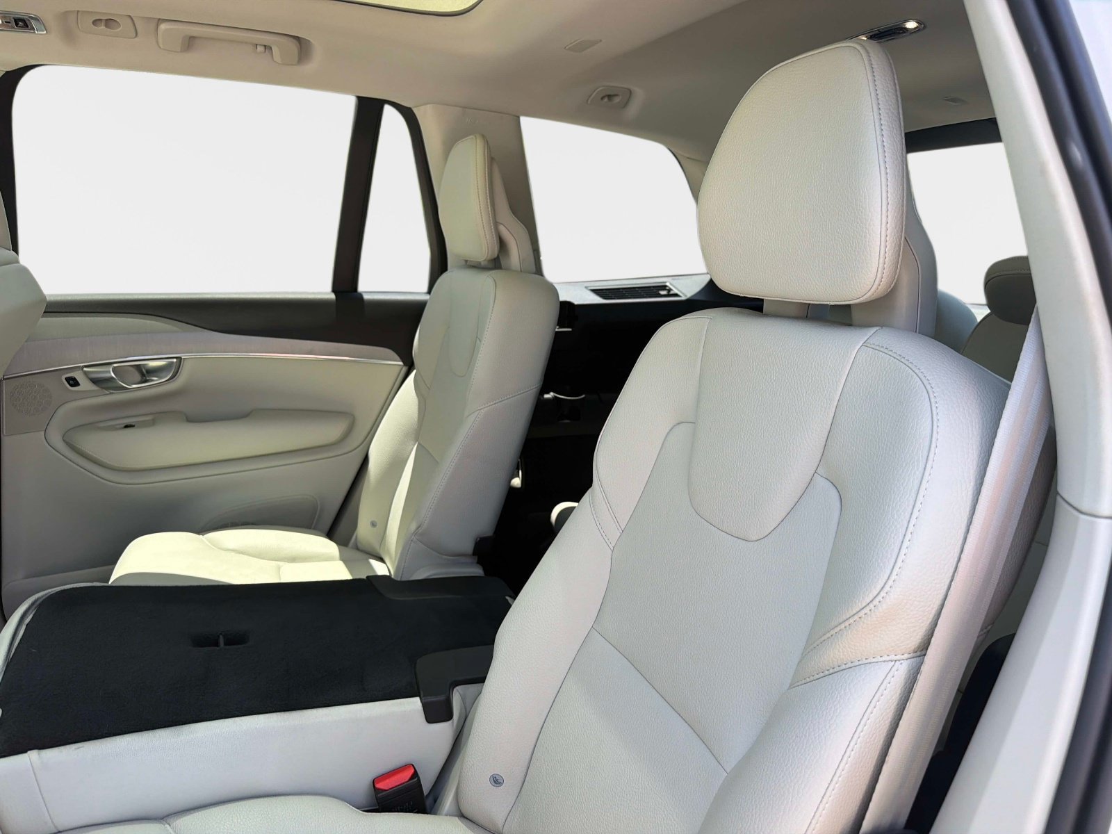 Used 2021 Volvo XC90 T5 Momentum w/ Climate Package FWD image 14