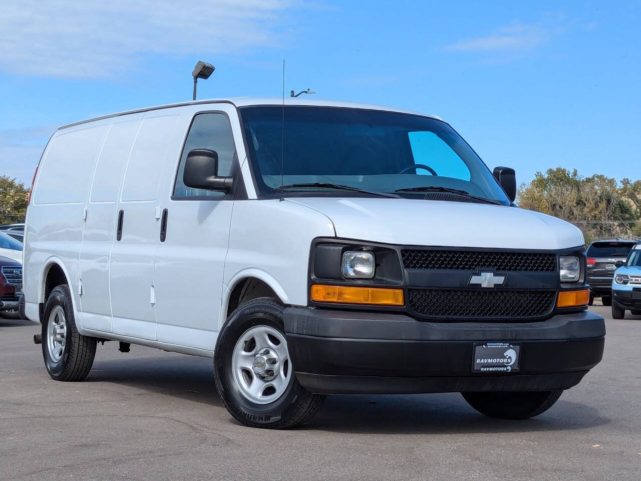 Used 2004 Chevrolet Express 1500 RWD image 24