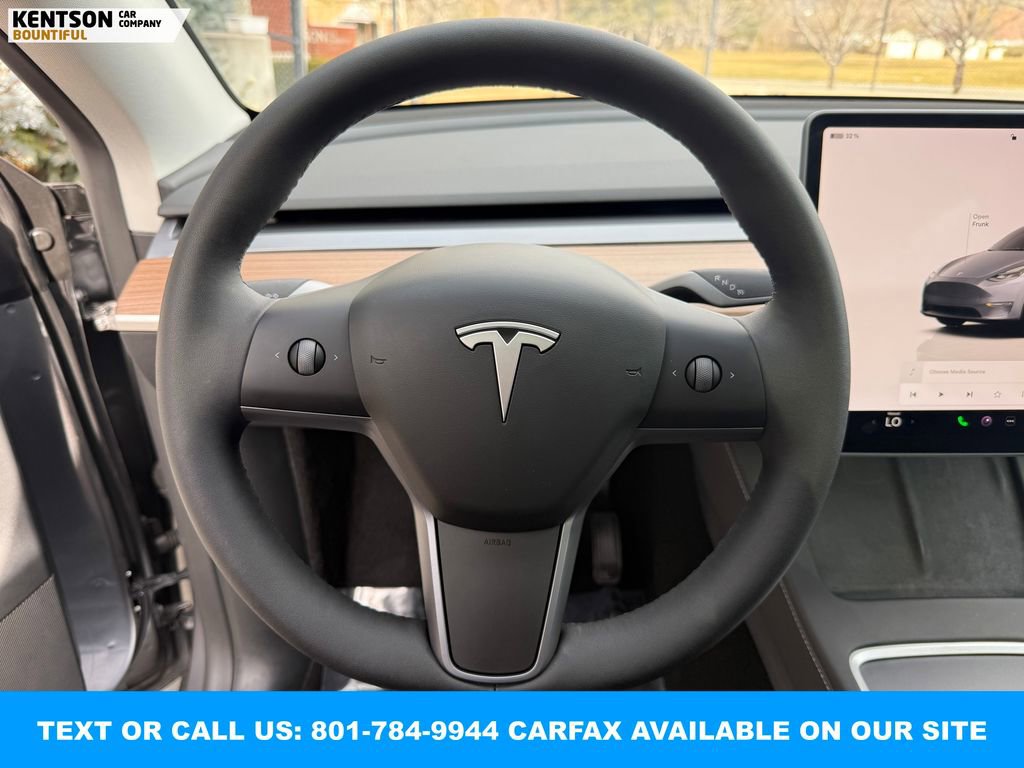 Used 2025 Tesla Model Y Long Range image 17