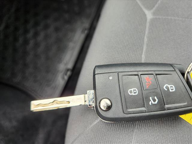 Certified 2025 Volkswagen Jetta Sport image 36