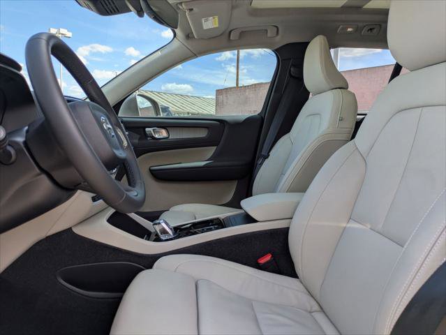 Used 2023 Volvo XC40 B5 Plus w/ Driver Assist Package AWD/4WD image 19