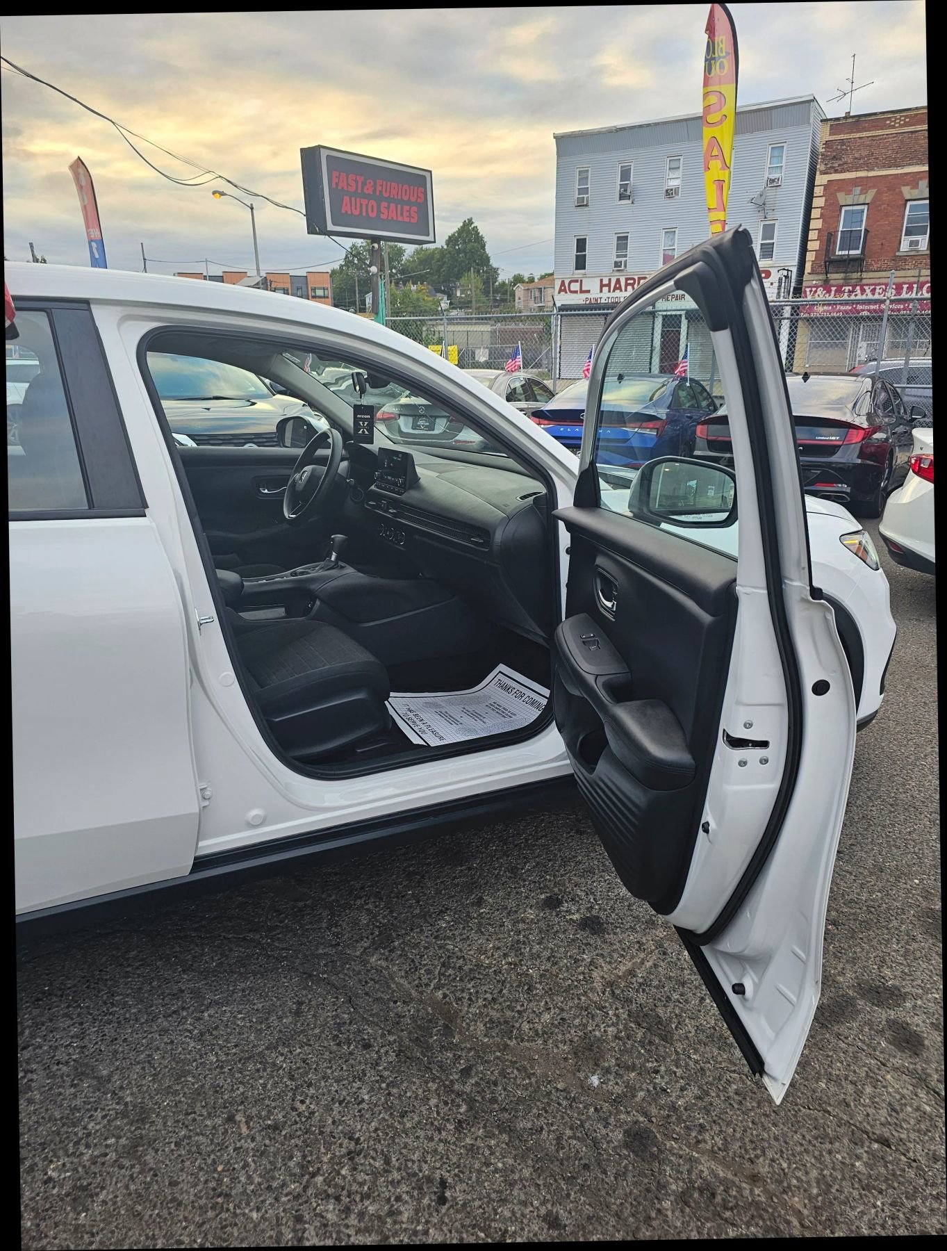 Used 2023 Honda HR-V LX image 9