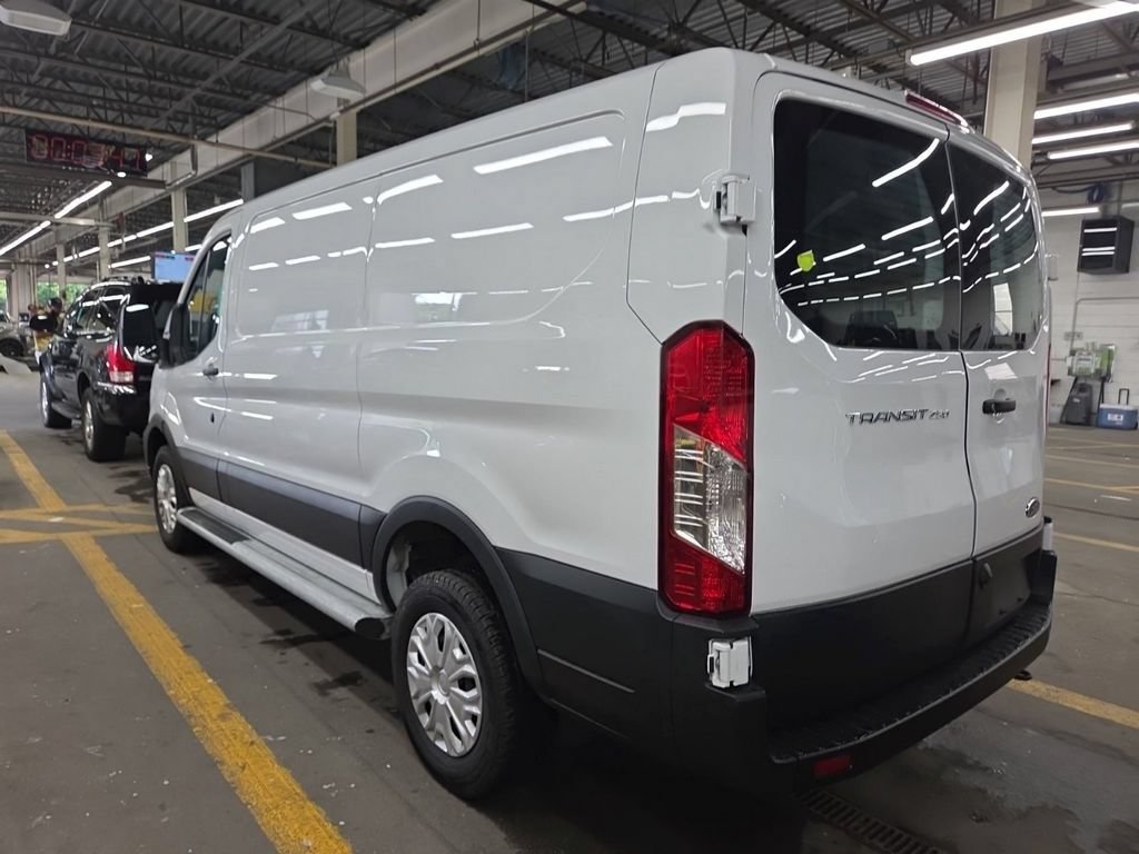 Used 2025 Ford Transit 250 Low Roof w/ Exterior Upgrade Package RWD image 4