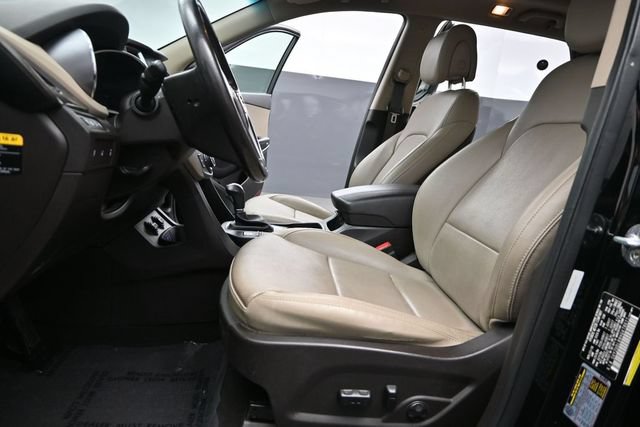 Used 2017 Hyundai Santa Fe Sport w/ 2.4L Tech Package 04 AWD/4WD image 15