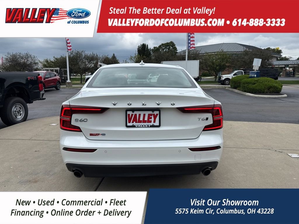 Used 2021 Volvo S60 T6 Momentum image 5