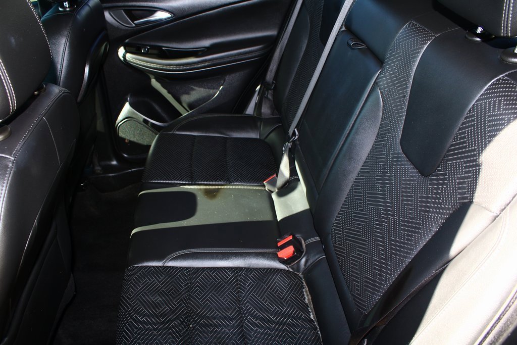 Used 2021 Buick Encore GX Essence image 11