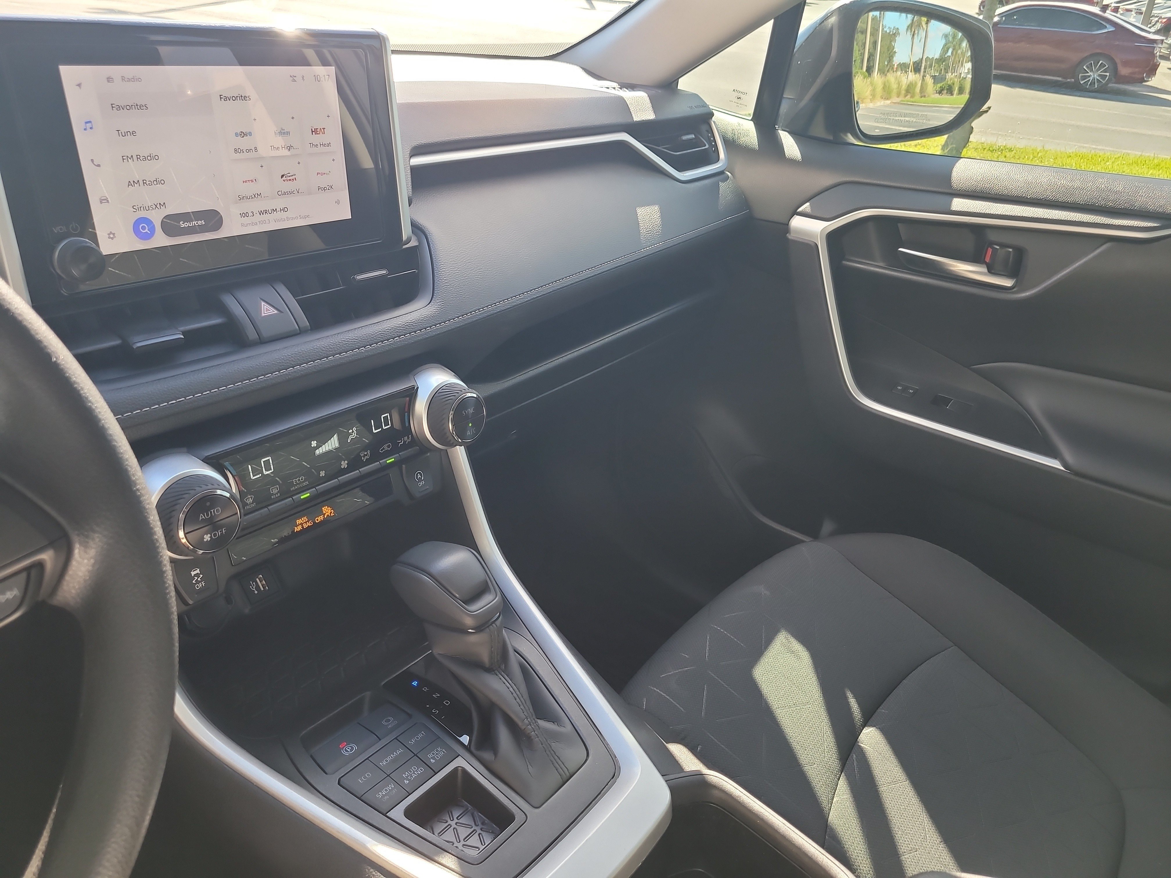 Certified 2025 Toyota RAV4 XLE AWD/4WD image 22