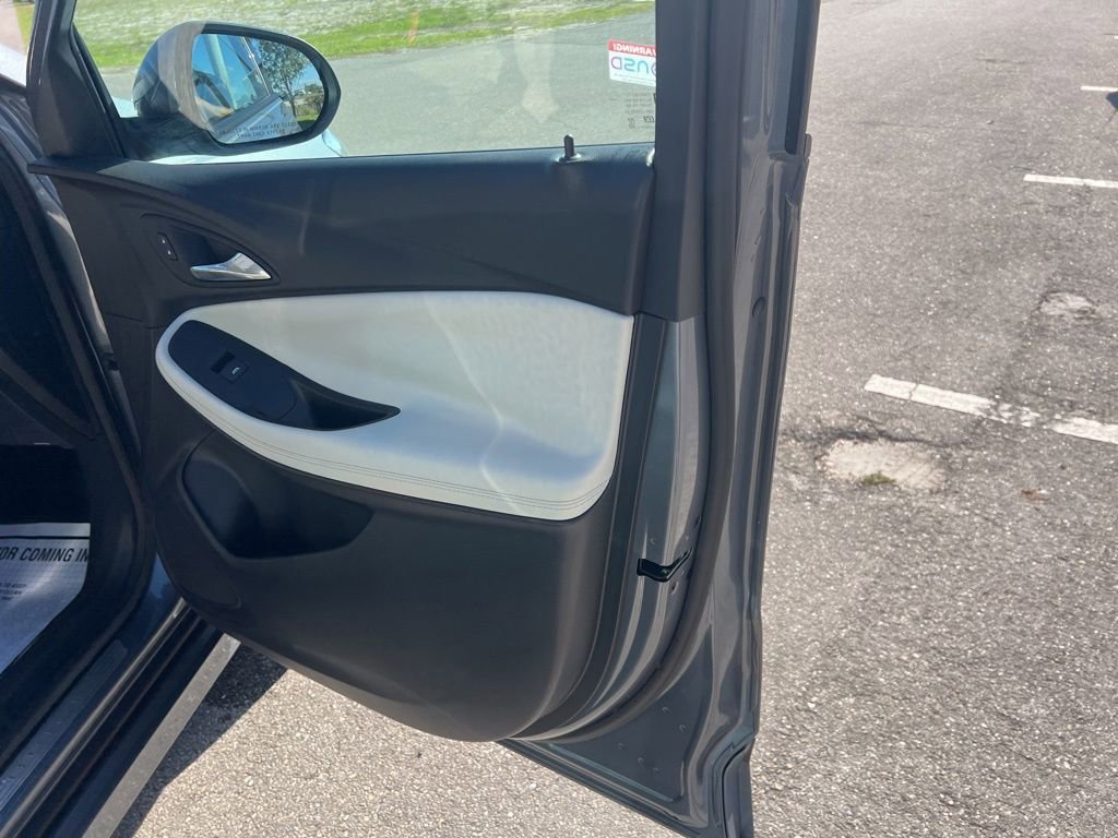 Used 2022 Buick Encore GX Essence w/ Advanced Technology Package image 44