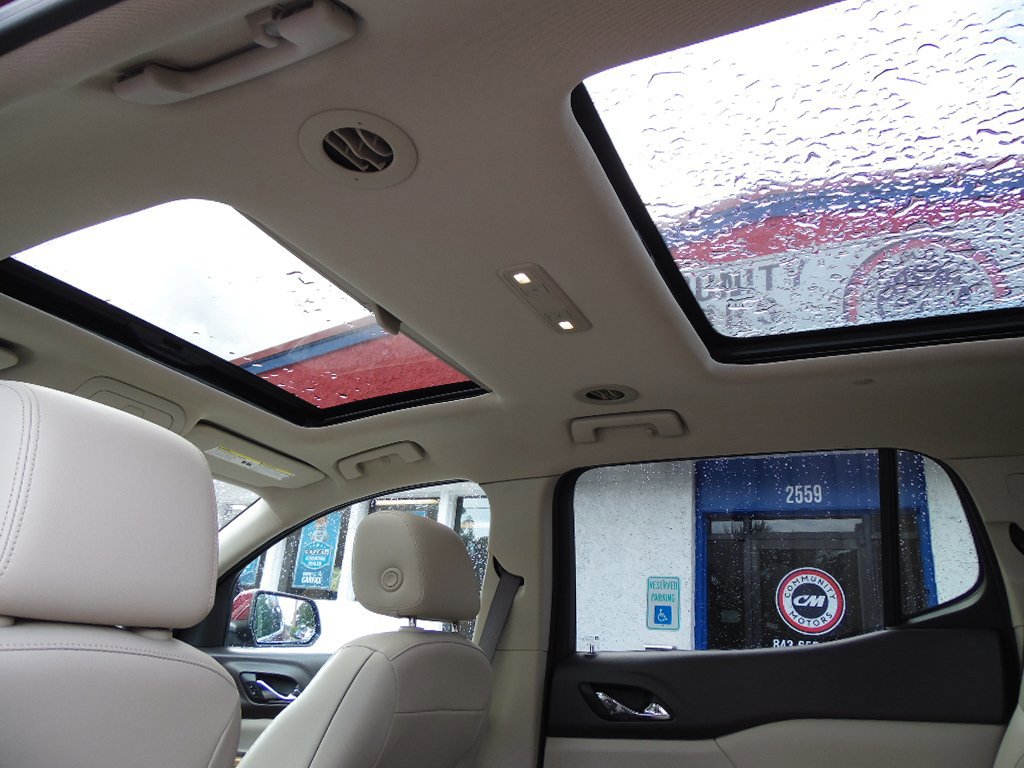 Used 2017 GMC Acadia Denali w/ Technology Package image 7