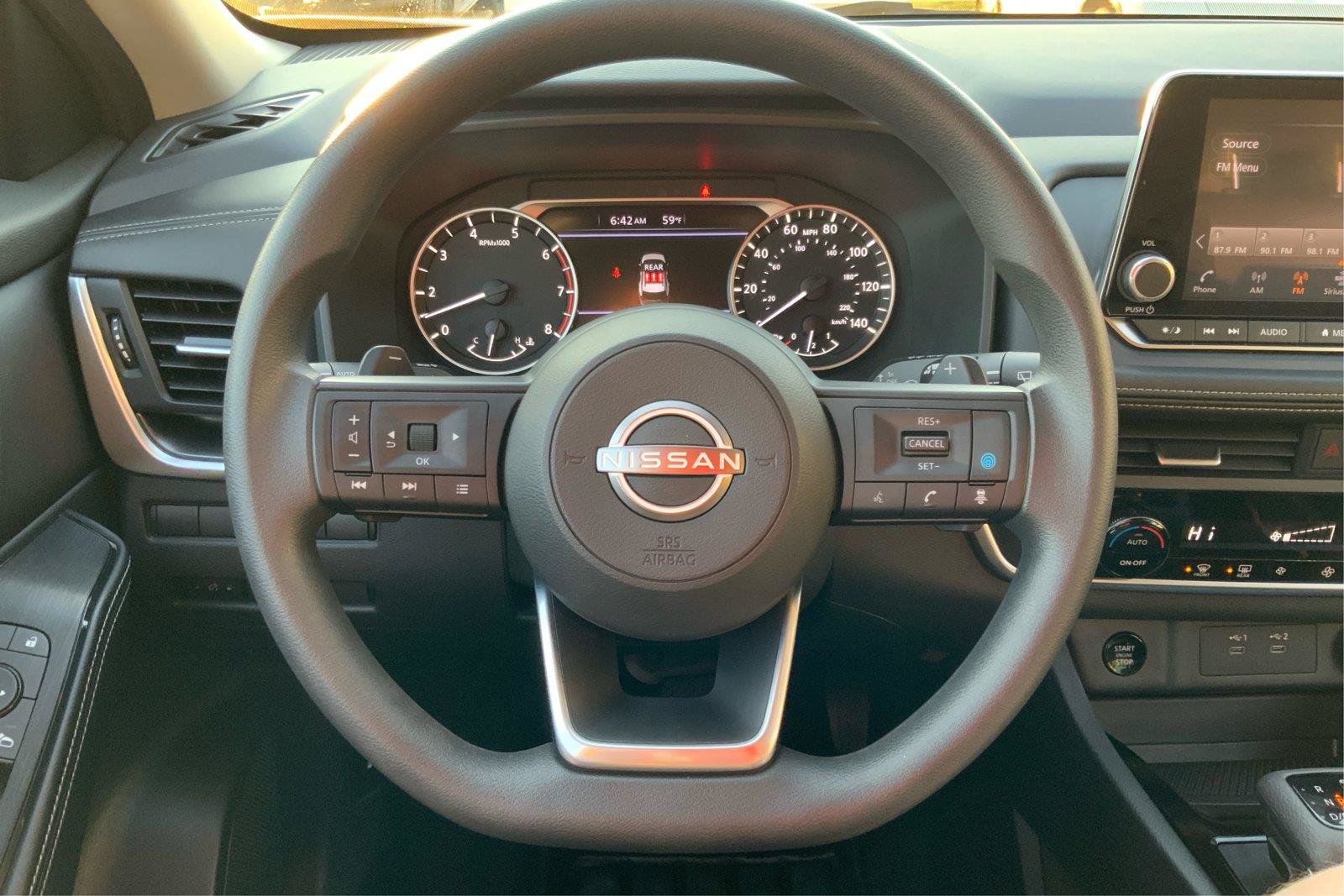 Used 2024 Nissan Rogue SV AWD/4WD image 16