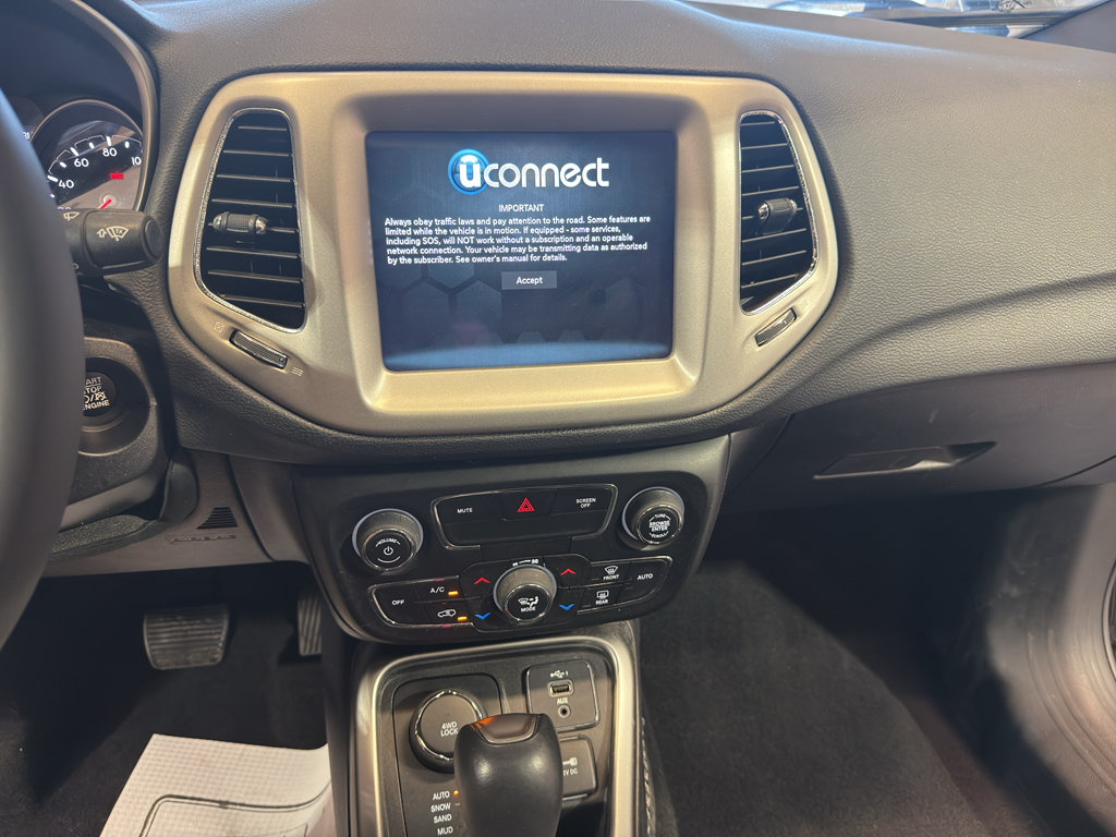 Used 2021 Jeep Compass Latitude w/ Sun and Sound Group AWD/4WD image 20