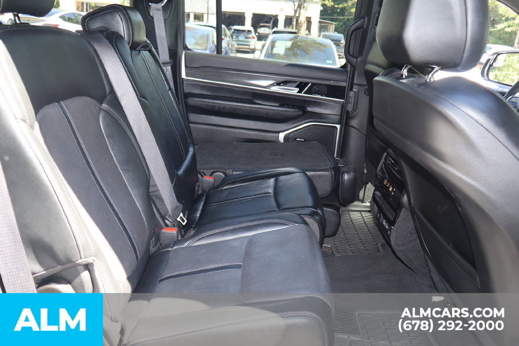Used 2024 Jeep Wagoneer L Series II w/ Flexible Seating Group RWD image 27