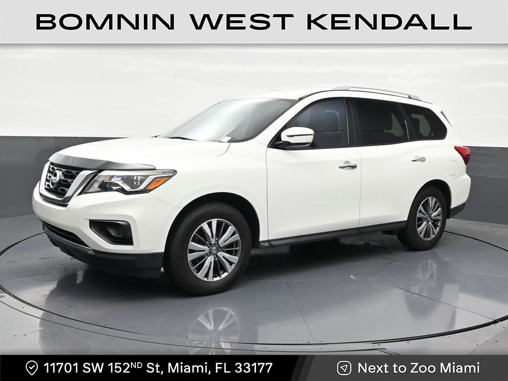 Used 2020 Nissan Pathfinder SV image 1
