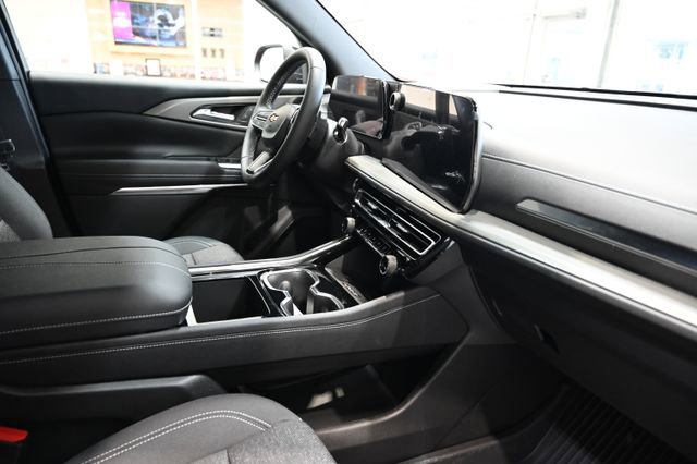 New 2026 Chevrolet Traverse LT image 14