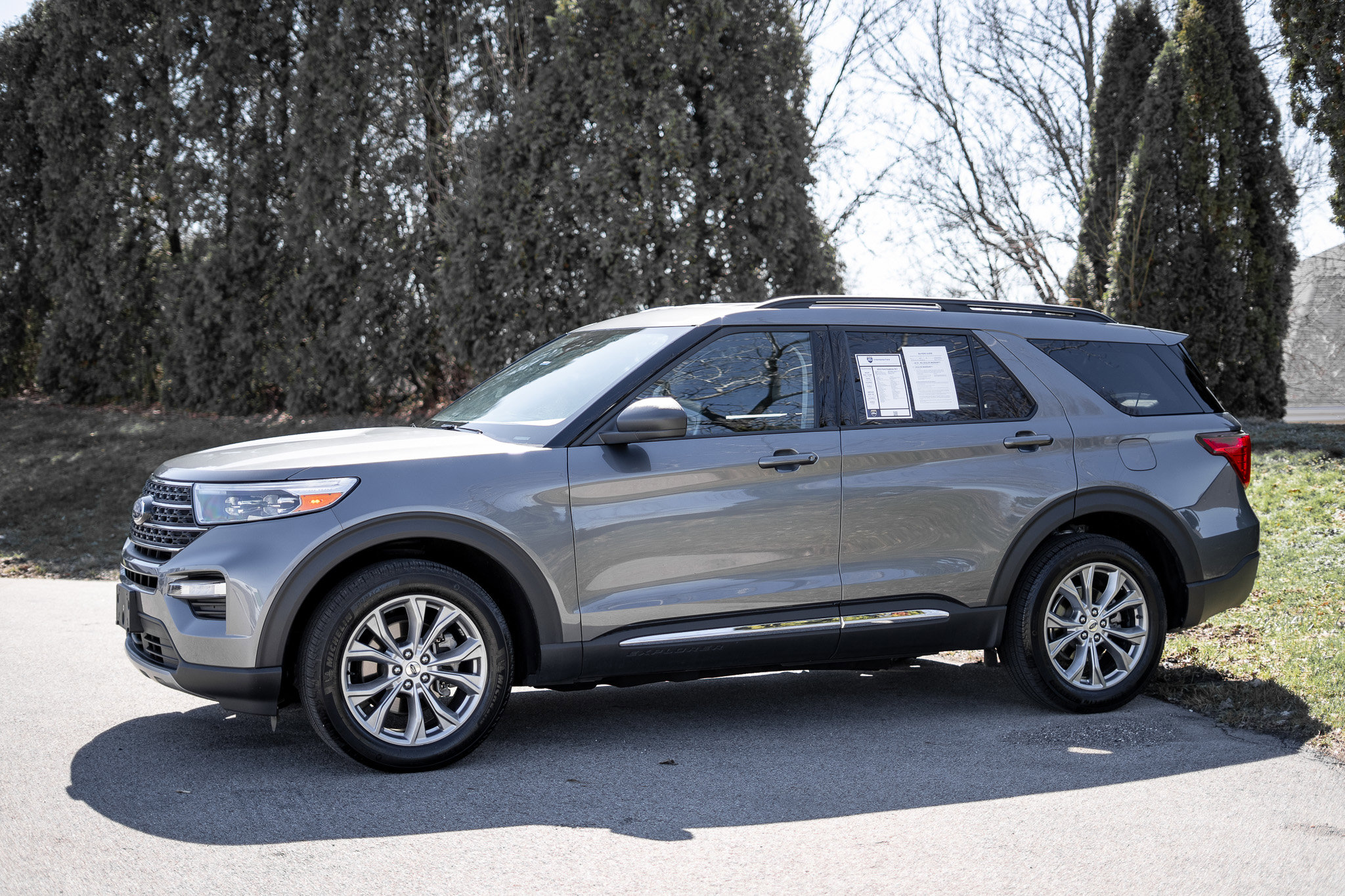 Used 2023 Ford Explorer XLT w/ Equipment Group 202A image 8