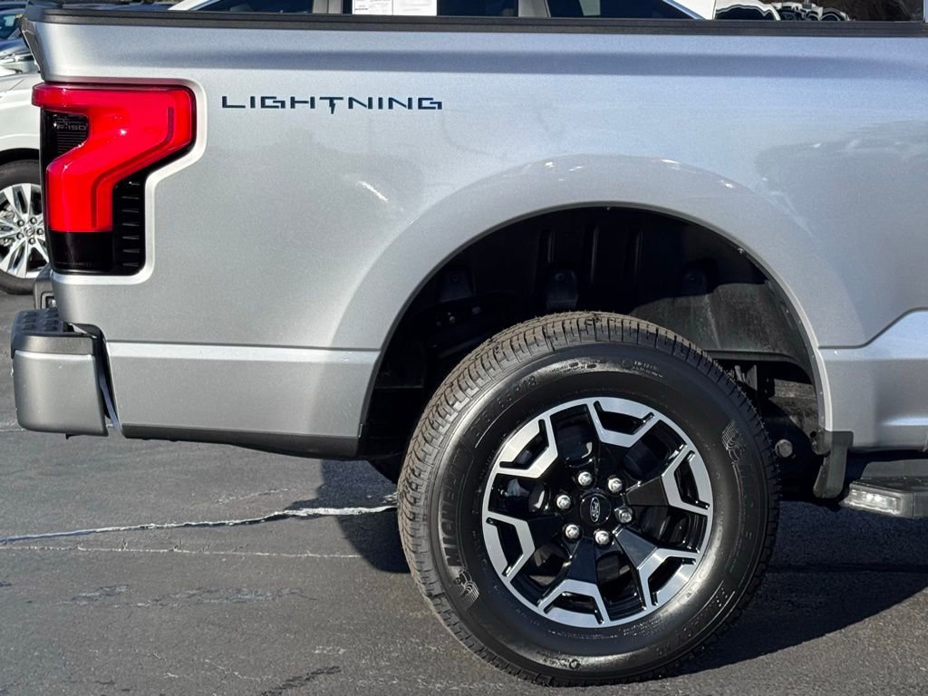 Used 2023 Ford F150 Lightning XLT image 44