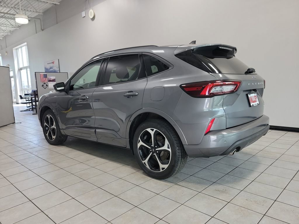 Used 2023 Ford Escape ST-Line Elite AWD/4WD image 9