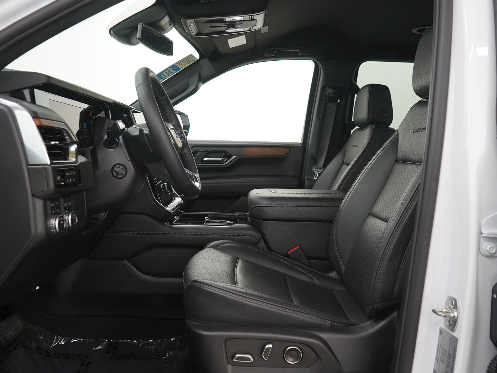 Used 2025 GMC Yukon XL Denali AWD/4WD image 25