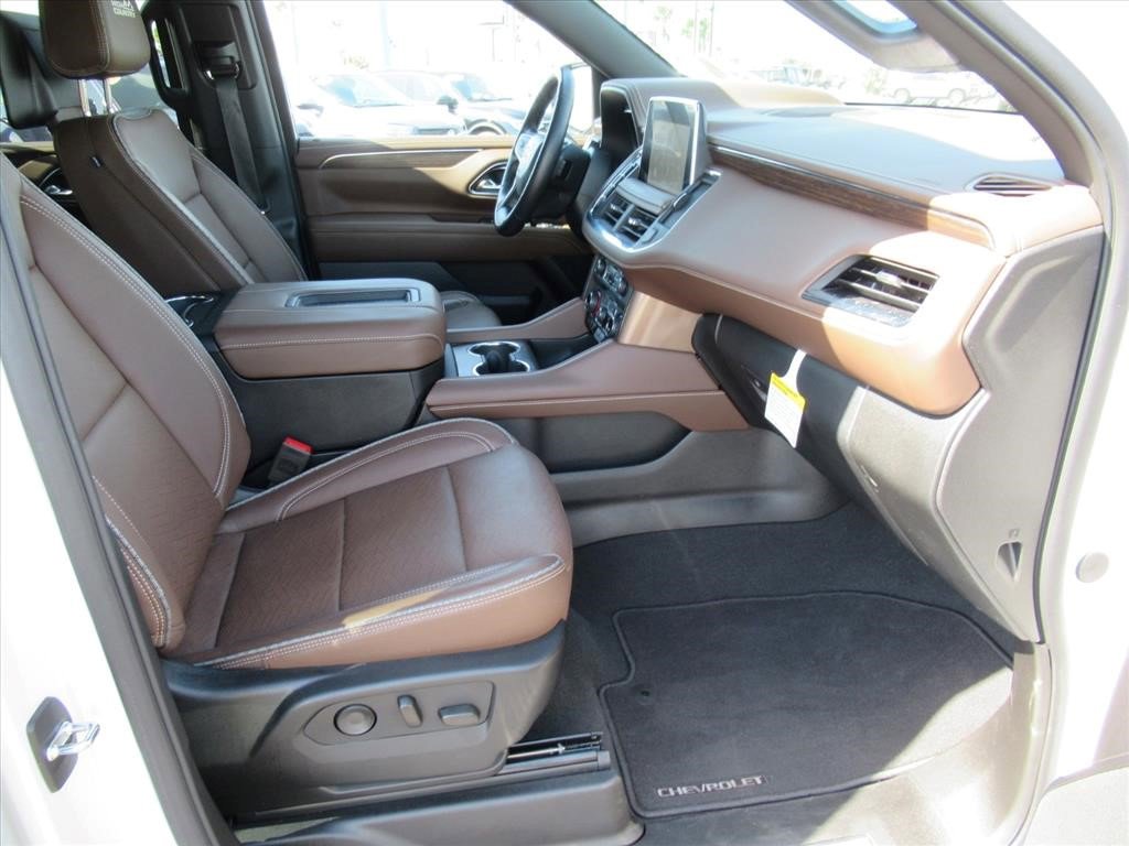 Certified 2024 Chevrolet Tahoe High Country w/ Advanced Technology Package AWD/4WD image 12