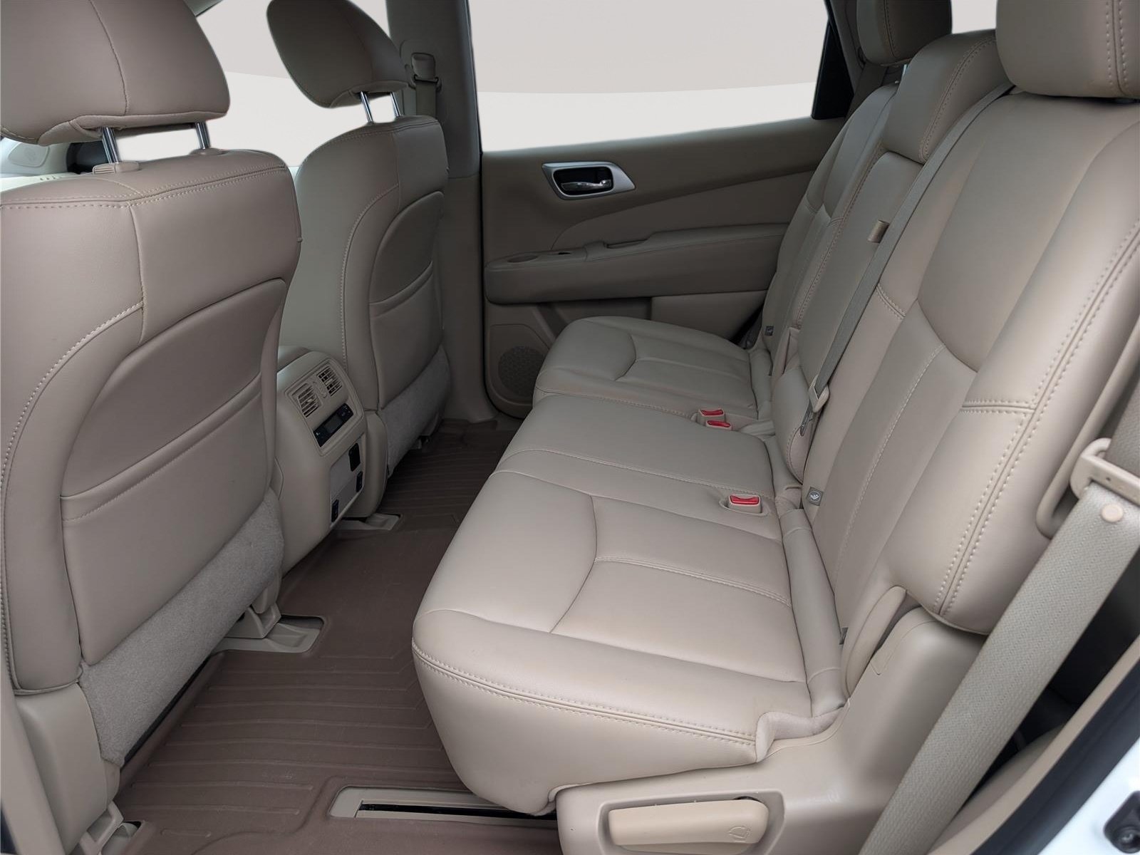 Used 2015 Nissan Pathfinder SL w/ SL Tech Package FWD image 17