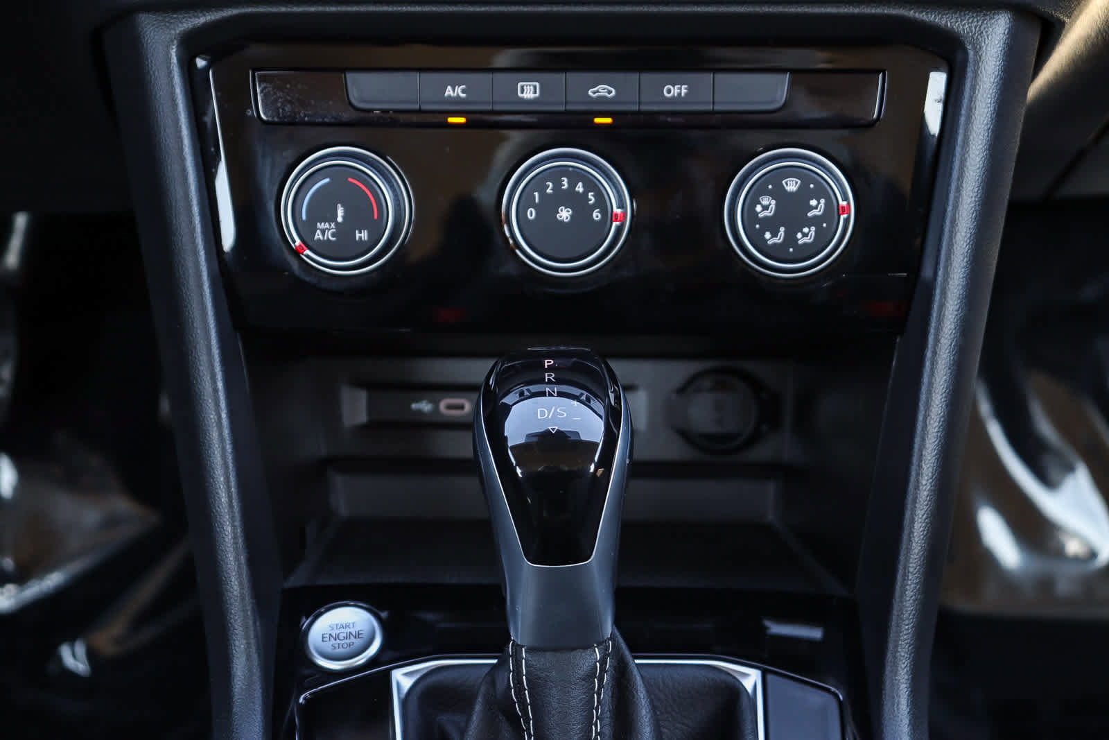 Used 2024 Volkswagen Taos S image 14