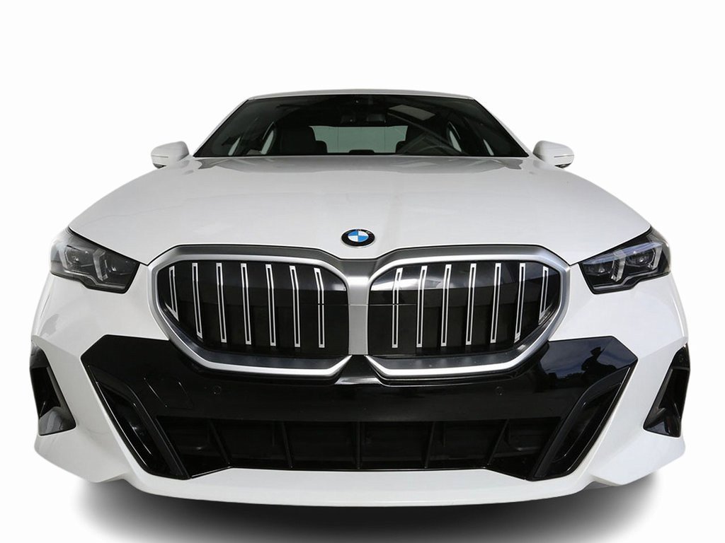 Used 2024 BMW 530i xDrive w/ M Sport Package image 2