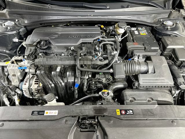 Certified 2026 Hyundai Elantra SE w/ Cargo Package FWD image 32
