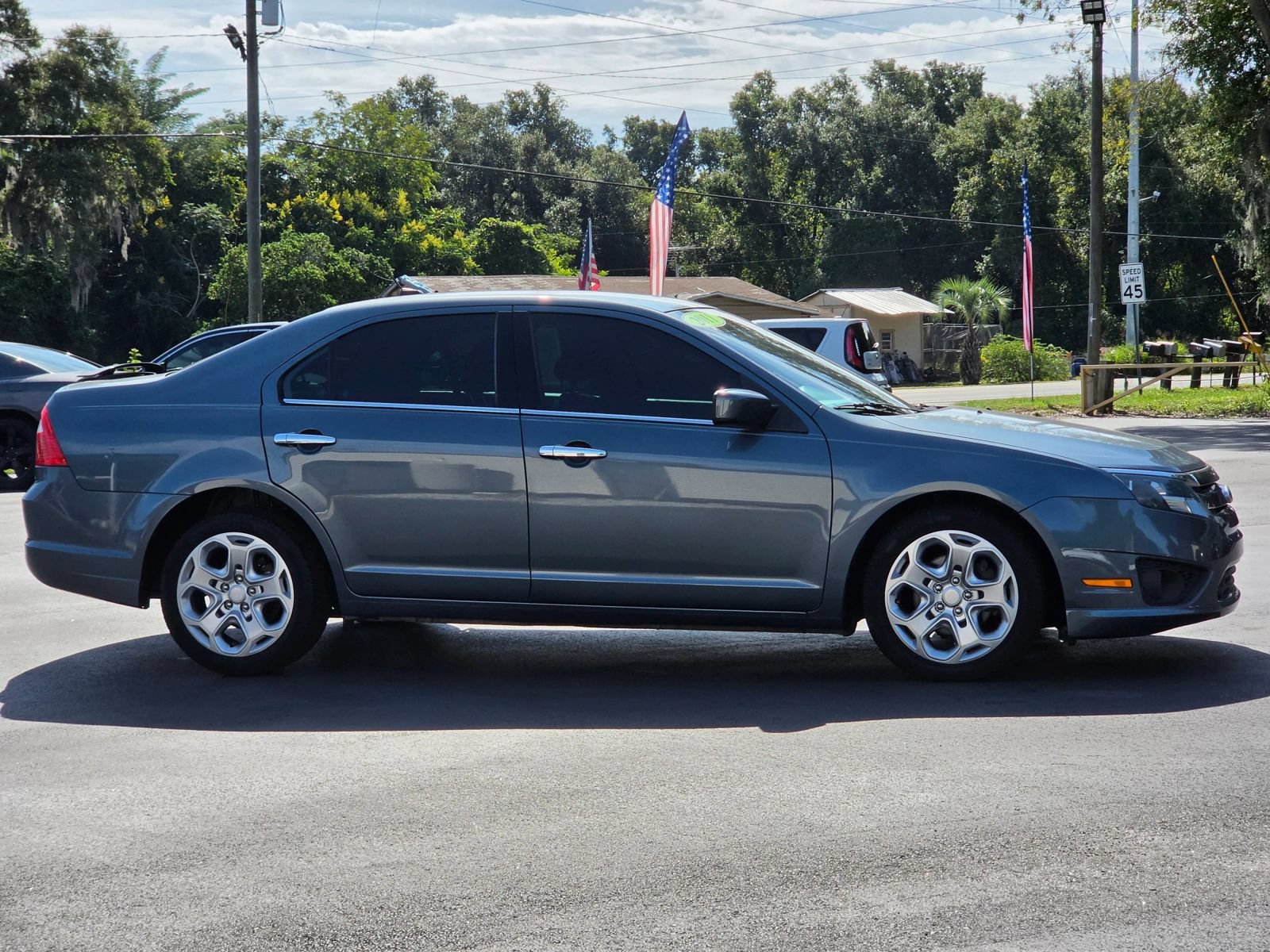 Used 2011 Ford Fusion SE FWD image 4