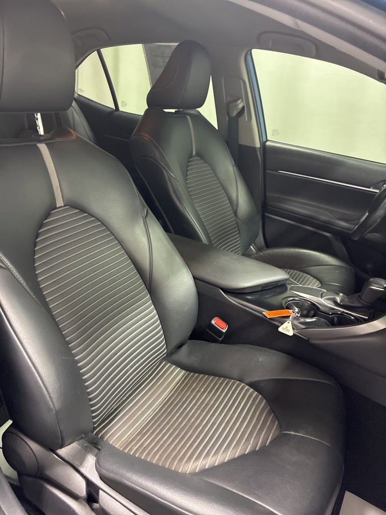 Used 2020 Toyota Camry SE FWD image 28